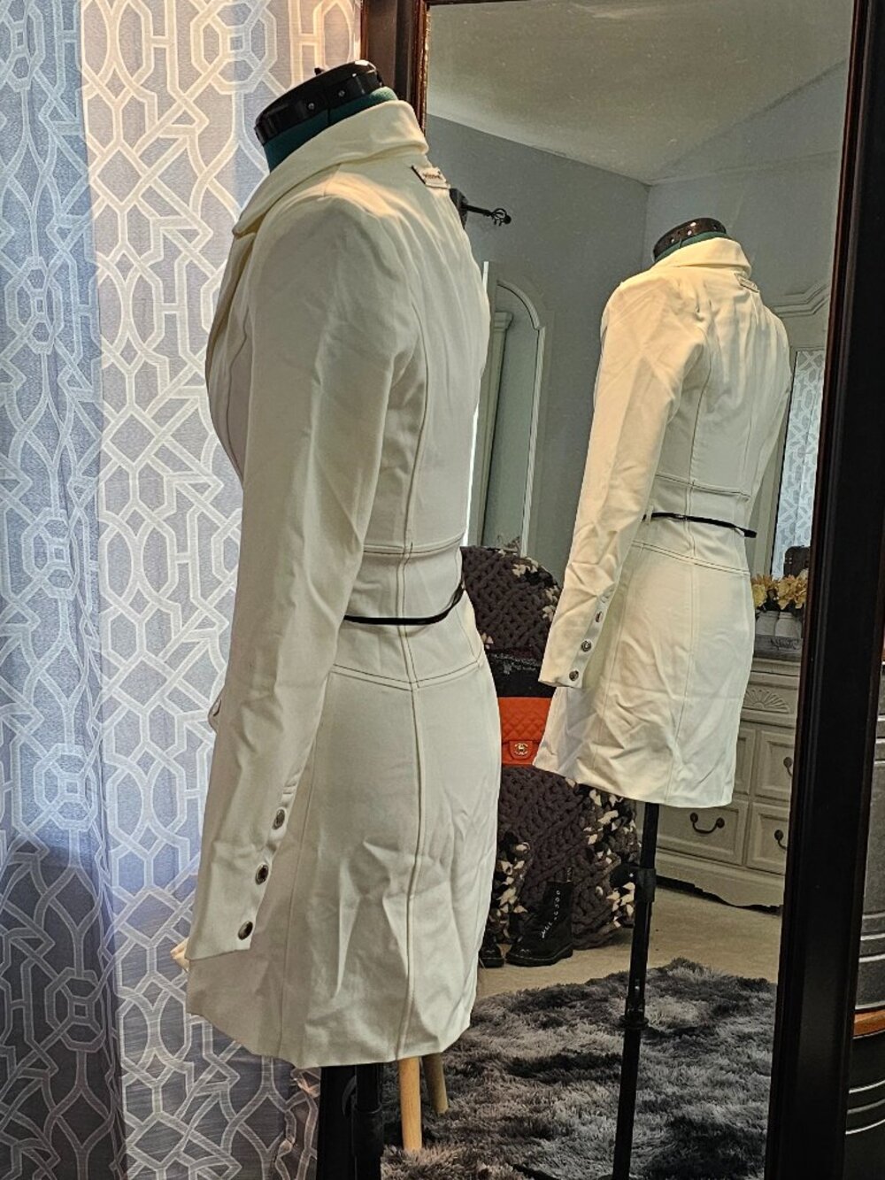 Cream Zip-Front Tailored Dress with Belt - Picture 2 of 9